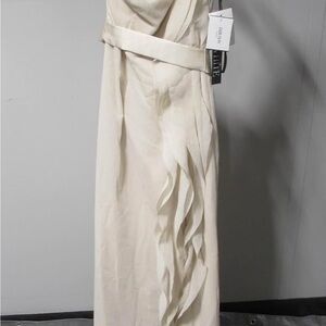 Elegant Cream Vera Wang Evening Gown